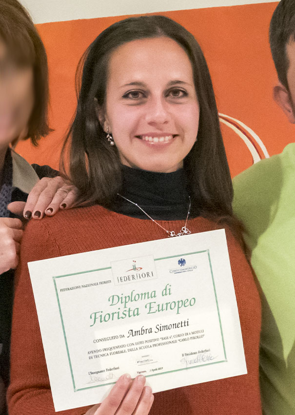 Ambra Simonetti designing wedding flowers in Le Marche