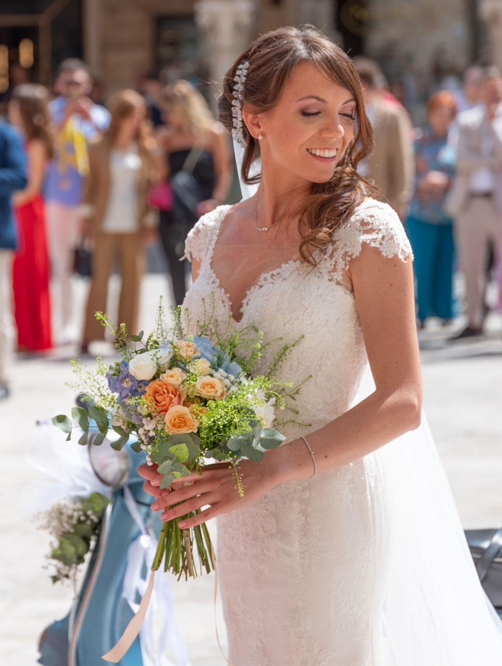 Elegant wedding flower decoration in Italy
