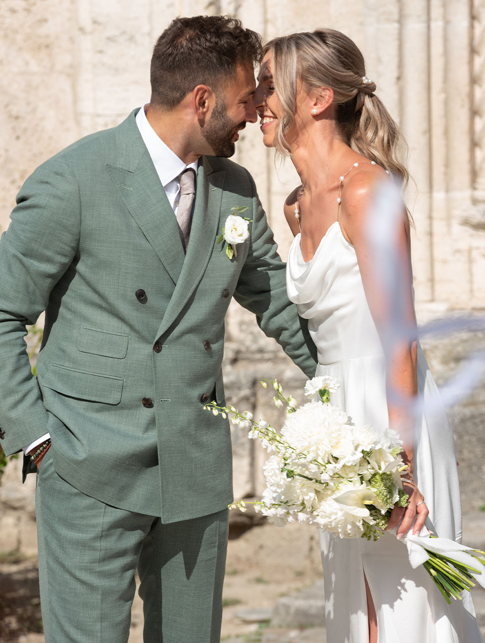 Colourful wedding flowers in Le Marche, Italy