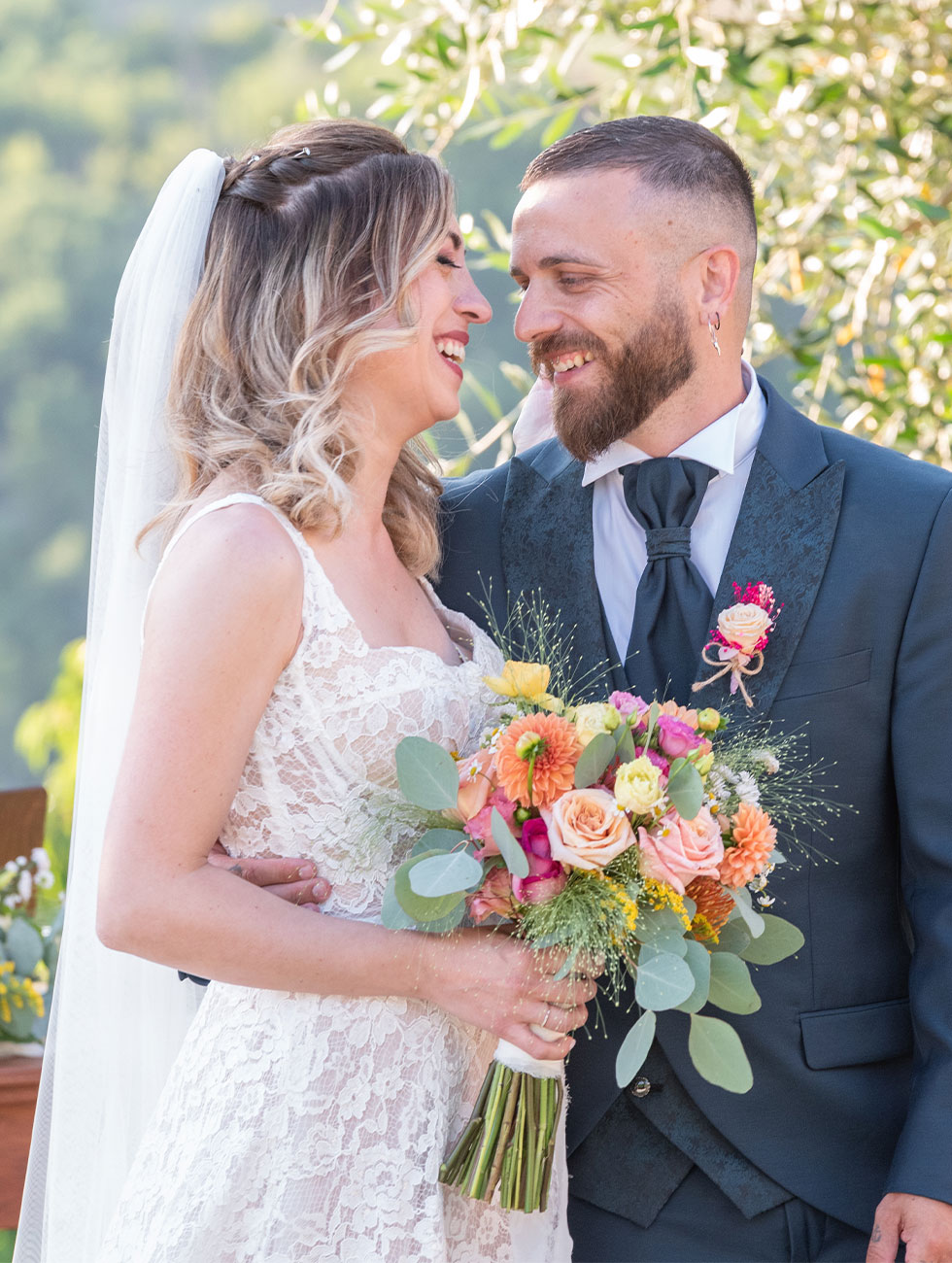Colourful wedding flowers in Le Marche, Italy