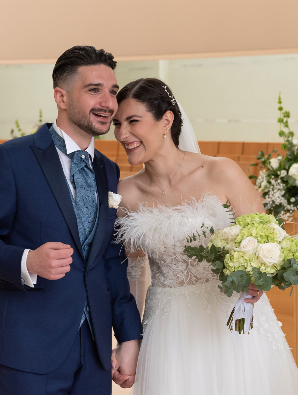 Colourful wedding flowers in Le Marche, Italy
