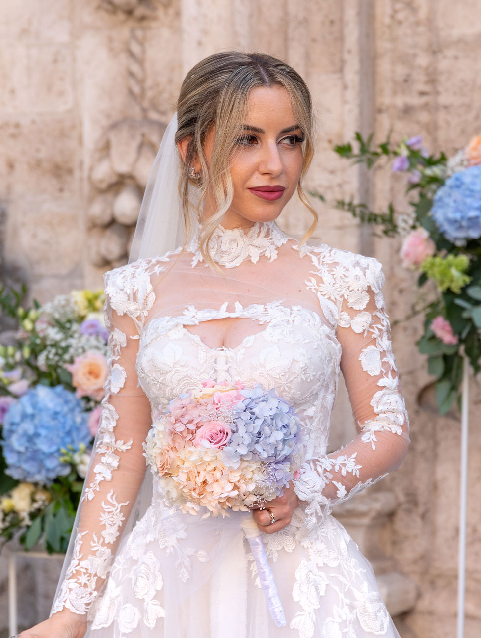 Colourful wedding flowers in Le Marche, Italy
