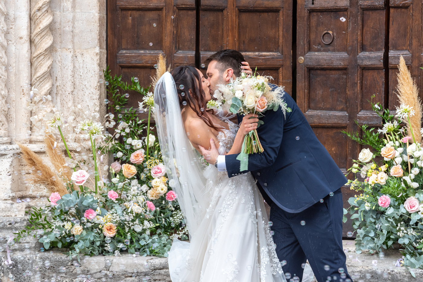 Soft colour wedding flowers in Ascoli Piceno