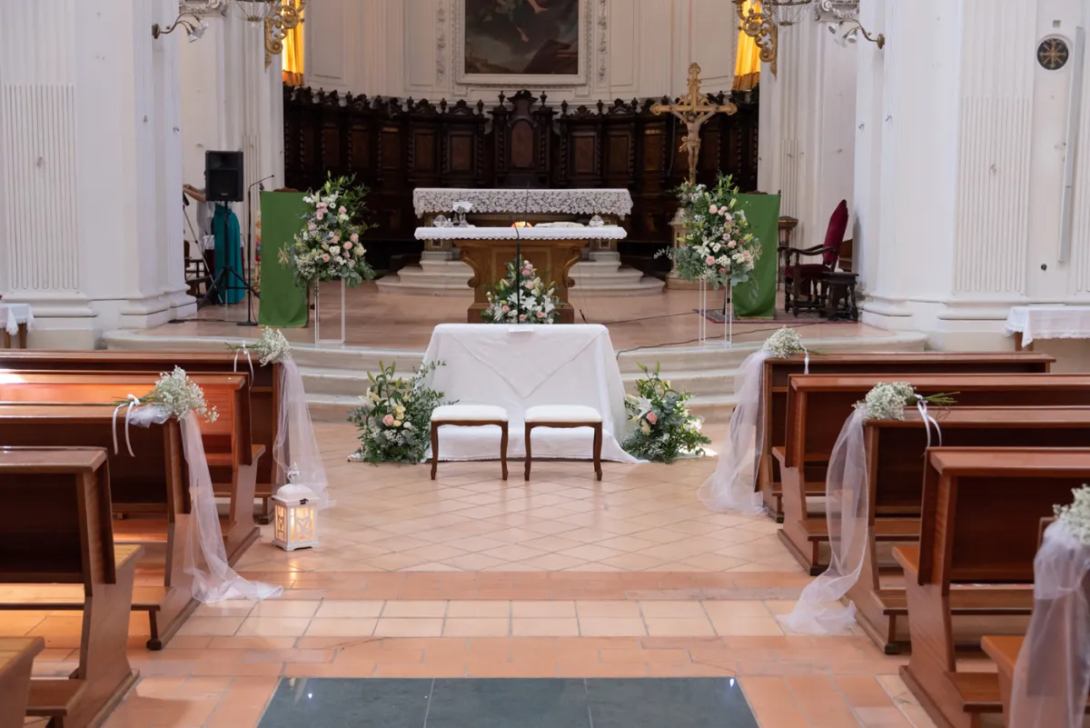 Wedding floral design Wedding in the Marche Hills in Offida - photo 6
