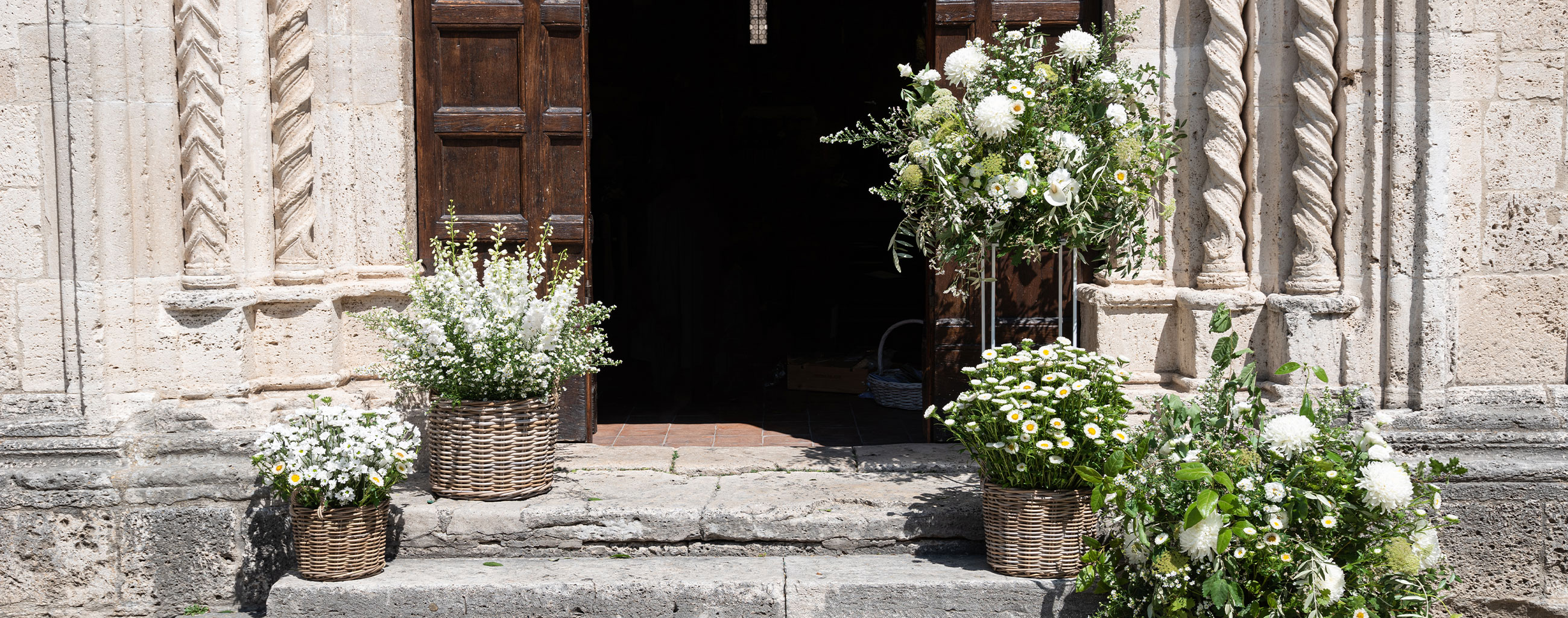 White wedding in Le Marche in Le Marche and Central Italy