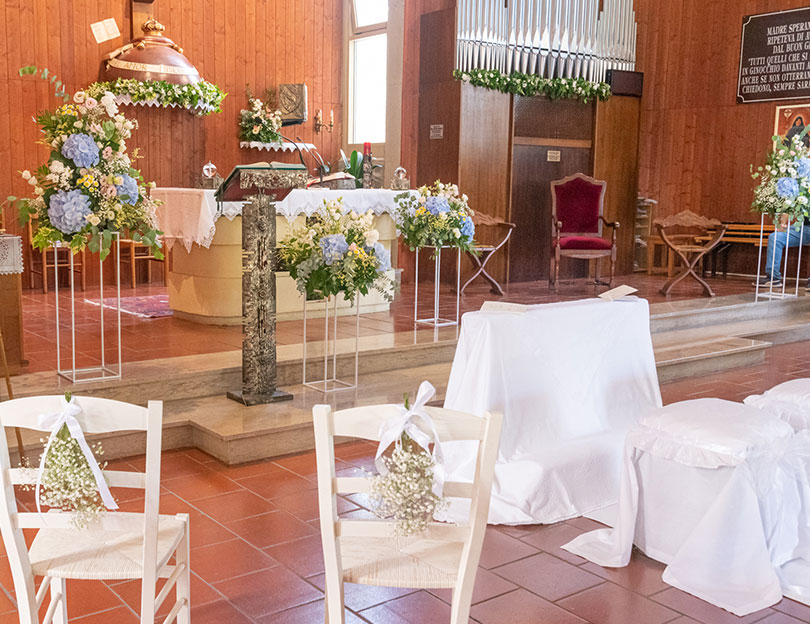 Church wedding floral decoration