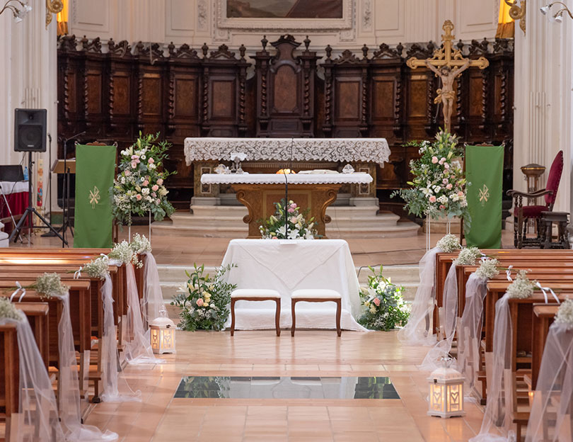 Wedding ceremony floral styling in Offida